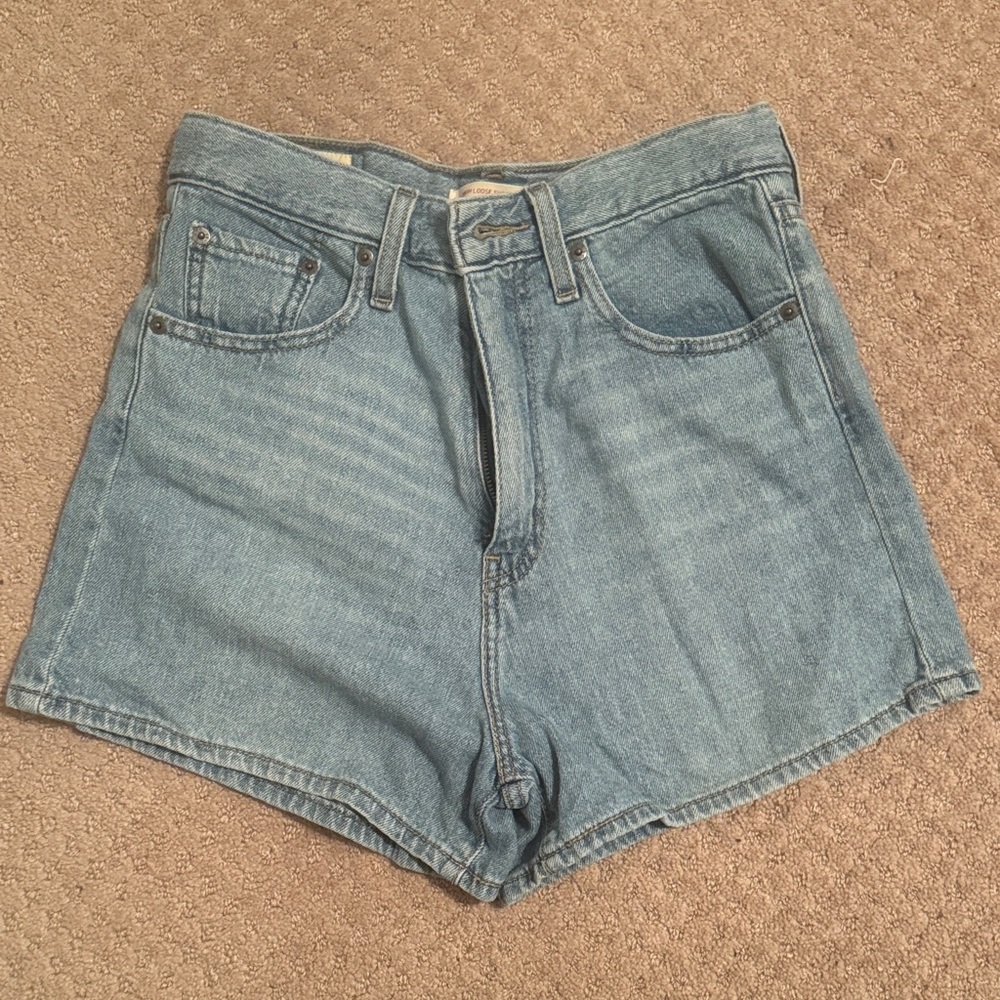 Levi's High Loose Shorts